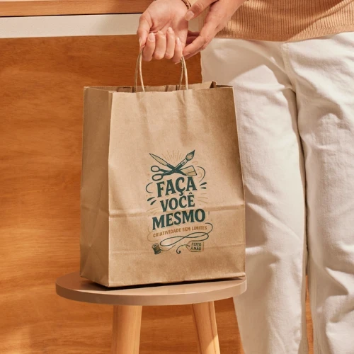 Sacola de Papel Kraft Personalizável — Crie seu Design com Editor Online